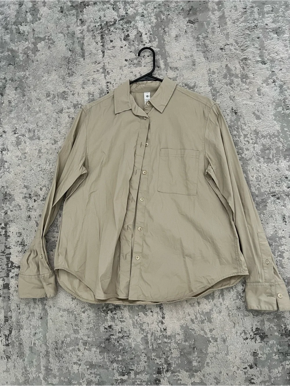 EUC lululemon cotton blend poplin button down shirts size M